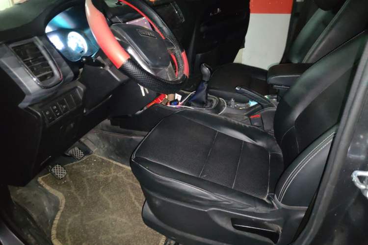 Used Jinbei Gold Hiace 2021 1.5L Passenger Van Travel Lion 6-Seater Left Front Seat