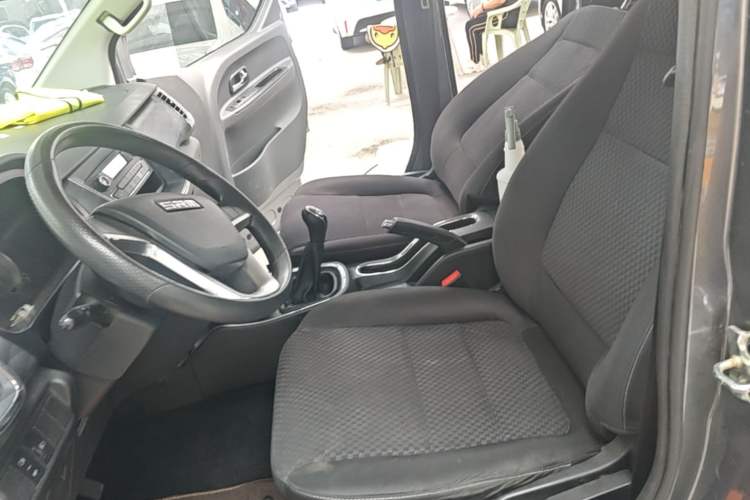 Used Jinbei Gold Hiace 2021 1.6L Box Van Engineering Lion 2-Seater Left Front Seat