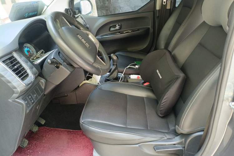 Used Jinbei Gold Hiace 2021 2.0L Passenger Van Engineering Lion Central Air Conditioning Version 9 Seats Left Front Seat