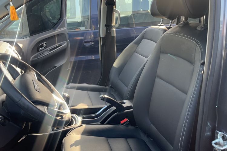 Used Jinbei Gold Hiace 2021 2.0L Passenger Van Travel Lion 6-Seater Left Front Seat