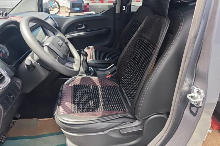 Used Jinbei Gold Hiace 2021 1.5L Passenger Van Travel Lion 7-Seater Left Front Seat