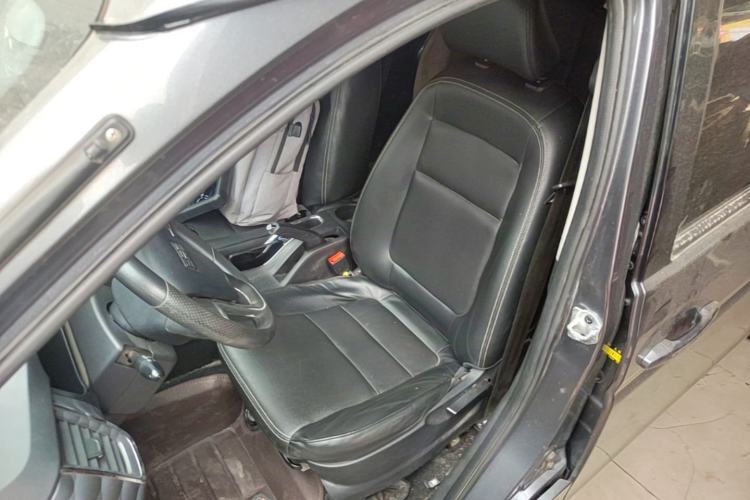 Used Jinbei Gold Hiace 2021 1.5L Passenger Van Travel Lion 6-Seater Left Front Seat