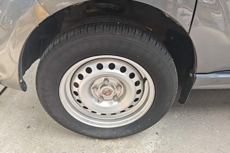 Used Jinbei Gold Hiace 2021 1.6L Box Van Engineering Lion 2-Seater Left Front Wheel Hub