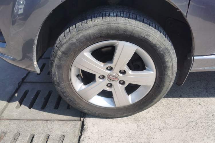 Used Jinbei Gold Hiace 2021 1.5L Passenger Van Travel Lion 6-Seater Left Front Wheel Hub