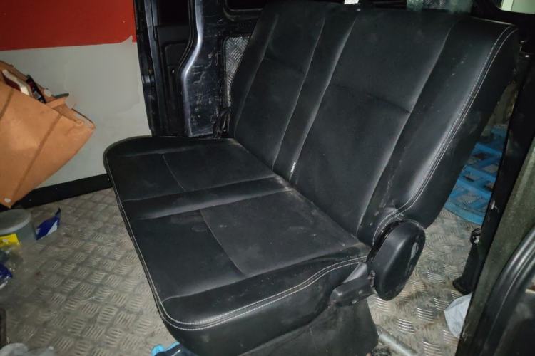 Used Jinbei Gold Hiace 2021 1.5L Passenger Van Travel Lion 6-Seater Left Rear Seat