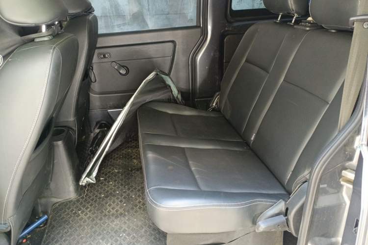 Used Jinbei Gold Hiace 2021 2.0L Passenger Van Engineering Lion Central Air Conditioning Version 9 Seats Left Rear Seat