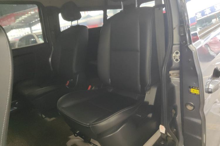 Used Jinbei Gold Hiace 2021 2.0L Passenger Van Travel Lion 7-Seater Left Rear Seat