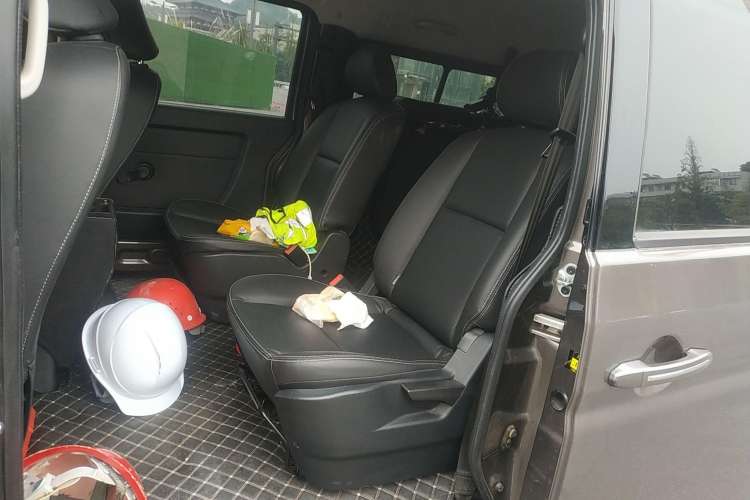 Used Jinbei Gold Hiace 2021 1.5L Passenger Van Travel Lion 7-Seater Left Rear Seat
