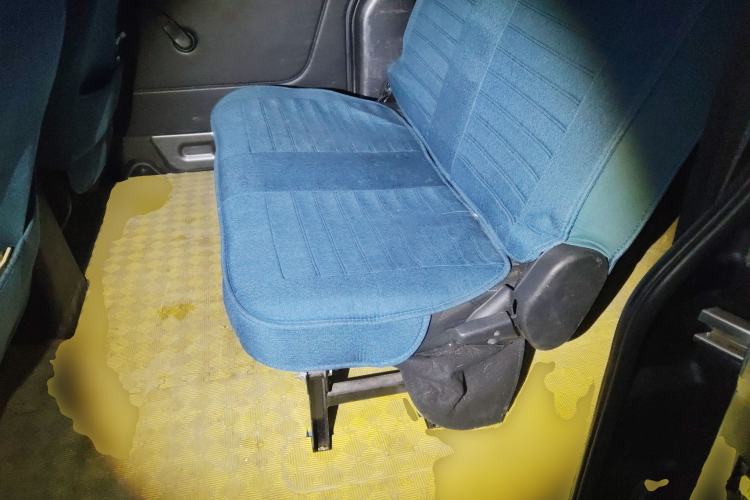 Used Jinbei Gold Hiace 2021 1.5L Passenger Vehicle Engineering Lion 6 Seats Left Rear Seat