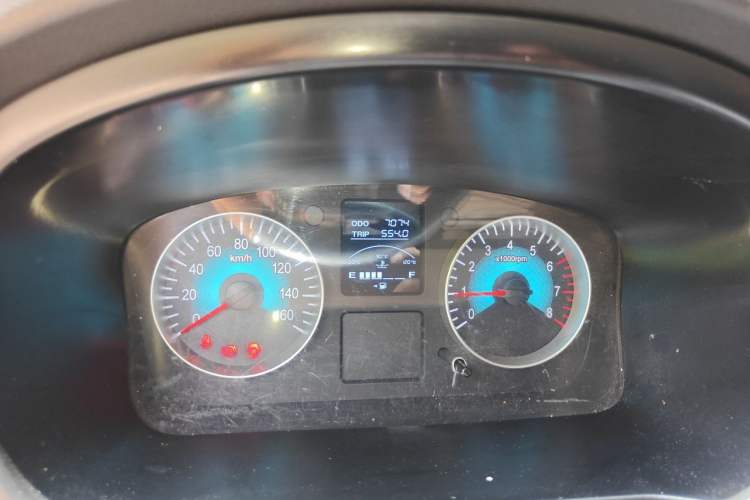 Used Jinbei Gold Hiace 2021 1.5L Passenger Vehicle Engineering Lion 5-Seater Odometer Close Up