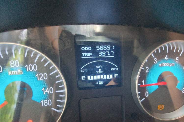 Used Jinbei Gold Hiace 2021 2.0L Passenger Van Travel Lion Mid-Size Air-Conditioned Version 9 Seats Odometer Close Up