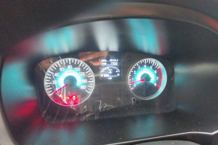 Used Jinbei Gold Hiace 2021 2.0L Passenger Van Travel Lion 7-Seater Odometer Close Up