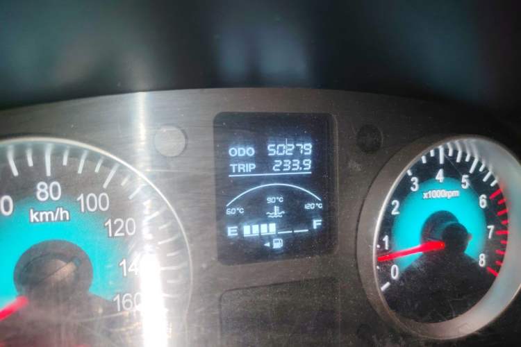 Used Jinbei Gold Hiace 2021 1.5L Passenger Van Travel Lion 6-Seater Odometer Close Up