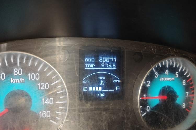 Used Jinbei Gold Hiace 2021 1.5L Passenger Van Travel Lion 6-Seater Odometer Close Up