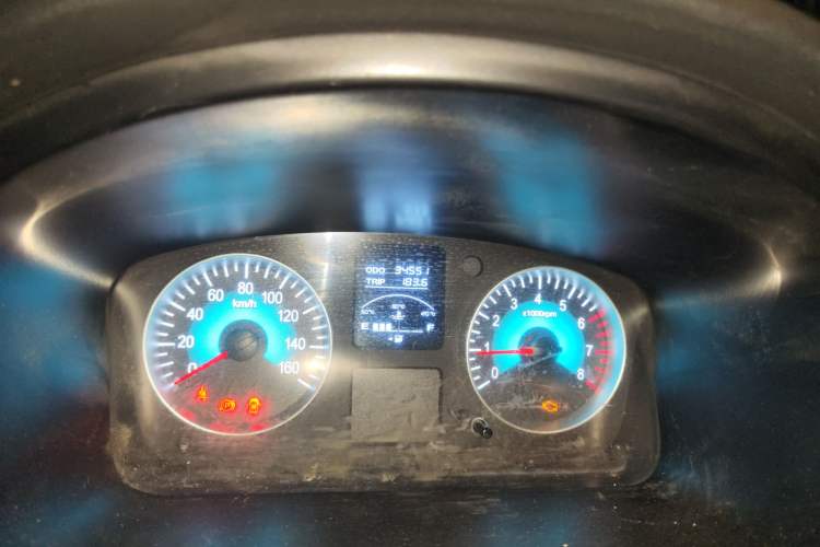 Used Jinbei Gold Hiace 2021 1.5L Passenger Van Travel Lion 7-Seater Odometer Close Up