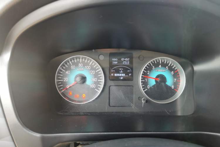 Used Jinbei Gold Hiace 2021 1.5L Passenger Van Travel Lion 6-Seater Odometer Close Up