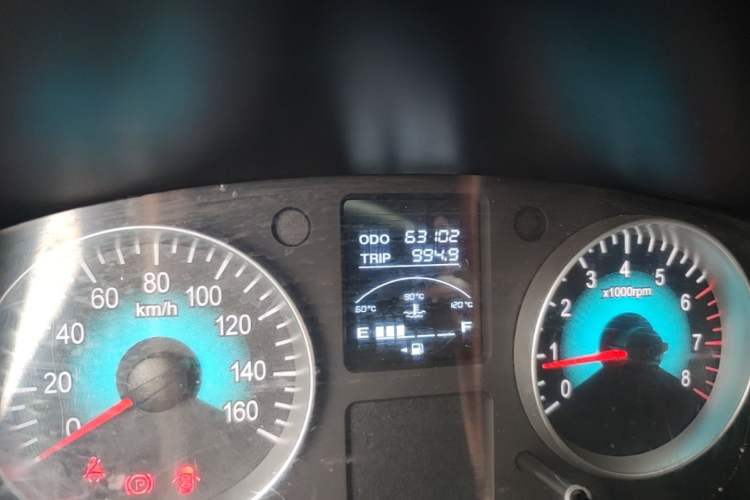 Used Jinbei Gold Hiace 2021 1.5L Passenger Van Travel Lion 7-Seater Odometer Close Up