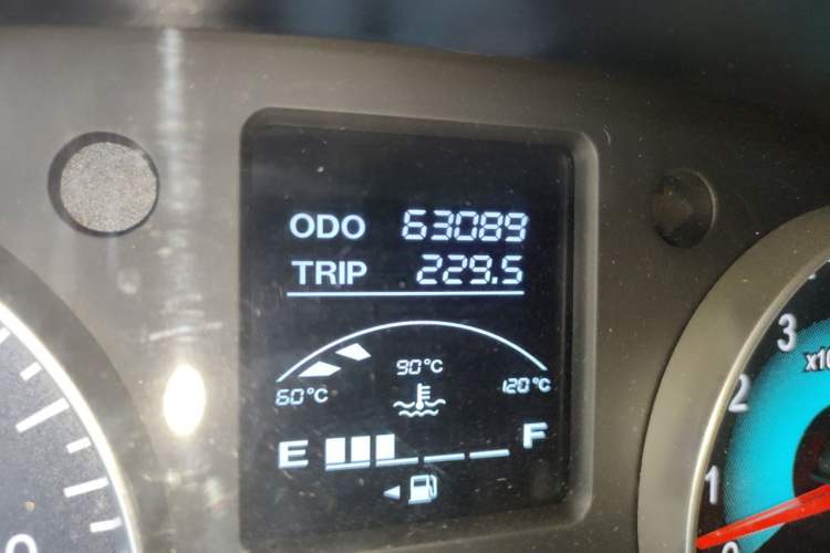 Used Jinbei Gold Hiace 2021 1.5L Passenger Vehicle Engineering Lion 6 Seats Odometer Close Up