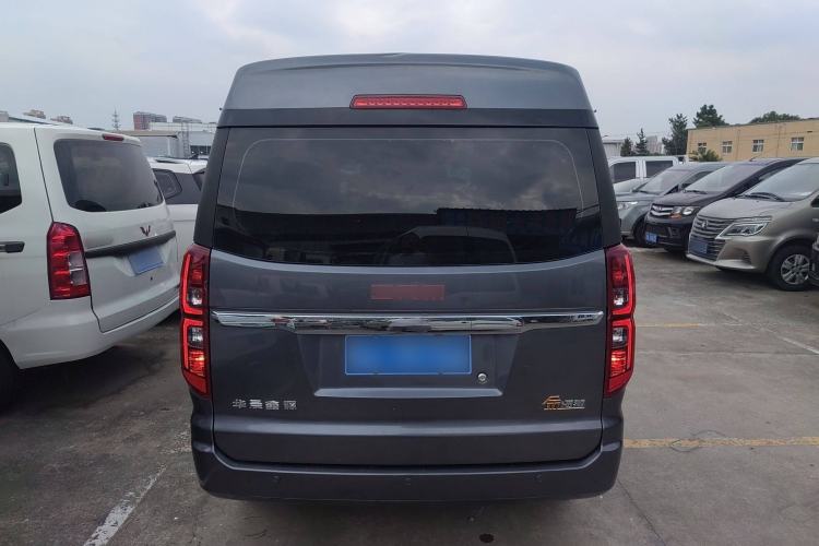 Used Jinbei Gold Hiace 2021 1.5L Passenger Van Travel Lion 6-Seater Rear