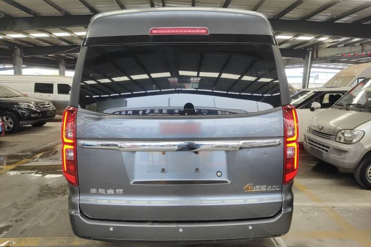 Used Jinbei Gold Hiace 2021 2.0L Passenger Van Travel Lion 7-Seater Rear