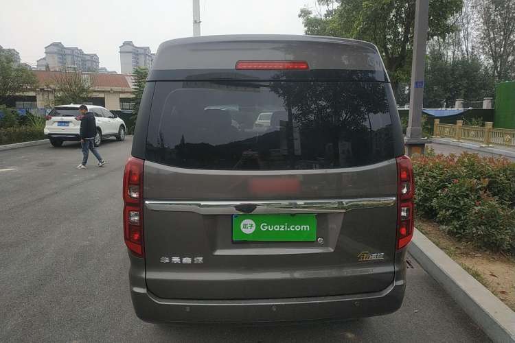 Used Jinbei Gold Hiace 2021 1.5L Passenger Van Travel Lion 7-Seater Rear