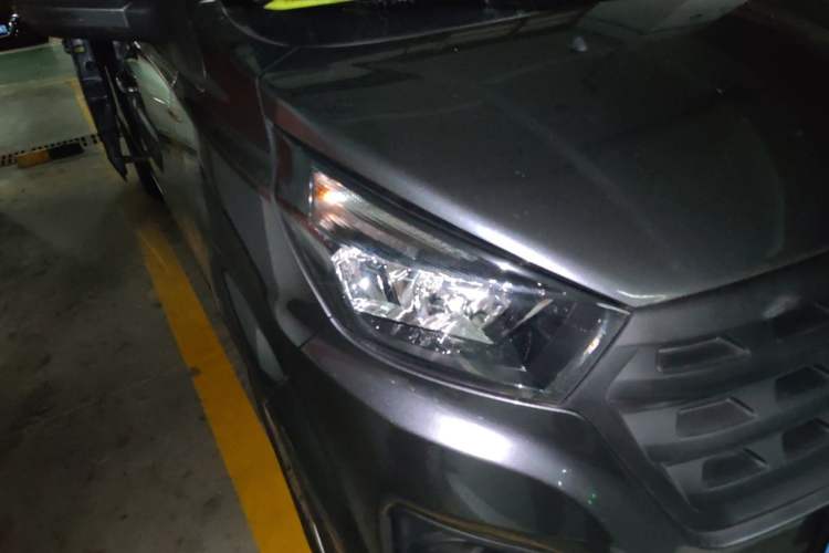 Used Jinbei Gold Hiace 2021 1.5L Passenger Van Travel Lion 6-Seater Right Front Headlight