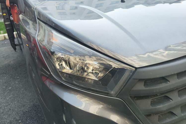 Used Jinbei Gold Hiace 2021 1.5L Passenger Van Travel Lion 6-Seater Right Front Headlight