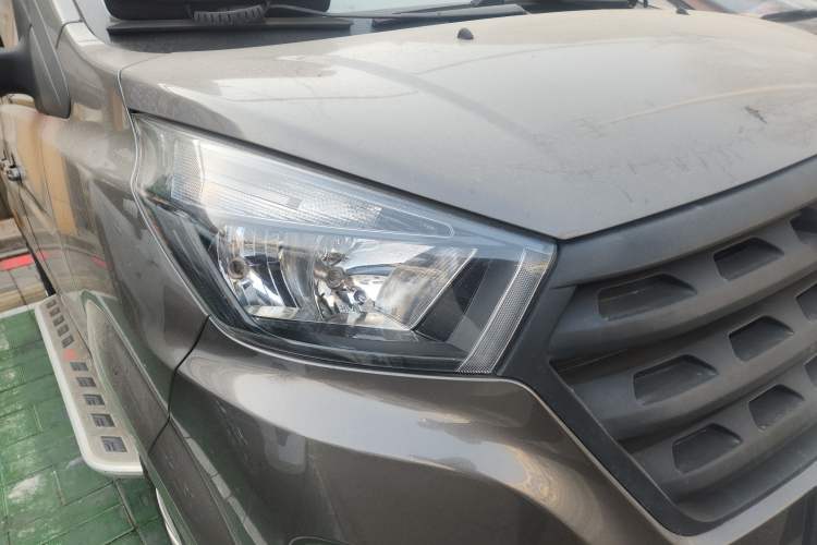 Used Jinbei Gold Hiace 2021 2.0L Passenger Van Engineering Lion Central Air Conditioning Version 9 Seats Right Front Headlight