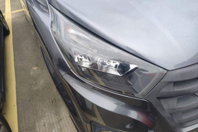 Used Jinbei Gold Hiace 2021 1.5L Passenger Van Travel Lion 7-Seater Right Front Headlight