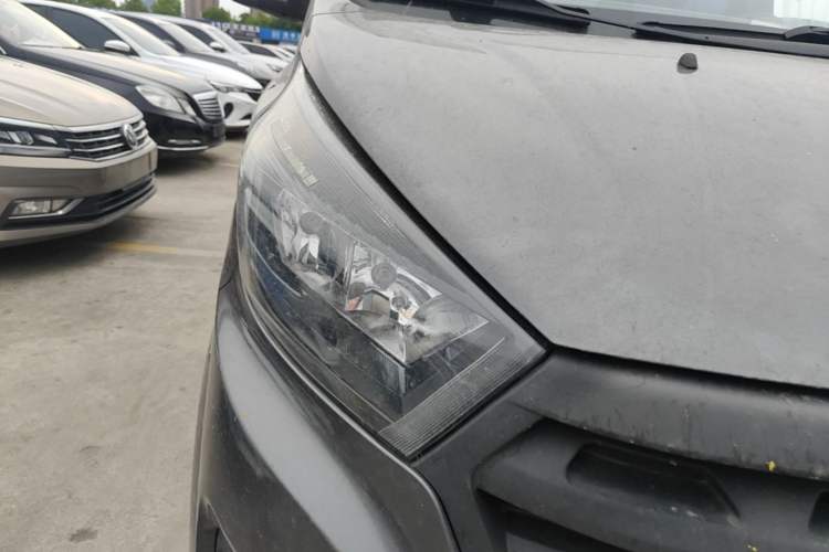 Used Jinbei Gold Hiace 2021 2.0L Passenger Van Travel Lion 6-Seater Right Front Headlight
