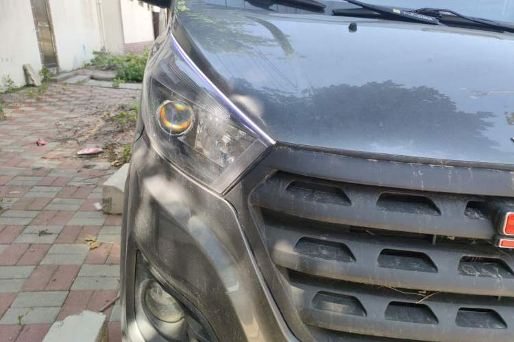 Used Jinbei Gold Hiace 2021 1.5L Passenger Vehicle Engineering Lion 6 Seats Right Front Headlight