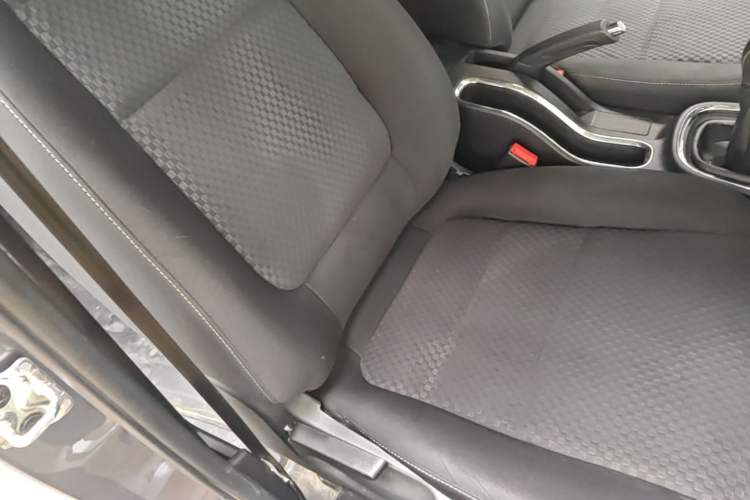 Used Jinbei Gold Hiace 2021 1.6L Box Van Engineering Lion 2-Seater Right Front Seat