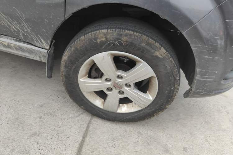 Used Jinbei Gold Hiace 2021 2.0L Passenger Van Travel Lion 6-Seater Right Front Wheel Hub