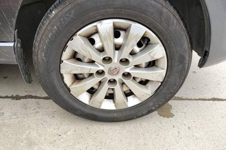 Used Jinbei Gold Hiace 2021 1.5L Passenger Vehicle Engineering Lion 6 Seats Right Front Wheel Hub