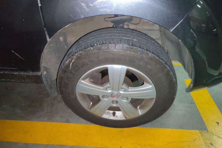 Used Jinbei Gold Hiace 2021 1.5L Passenger Van Travel Lion 6-Seater Right Front Wheel Hub