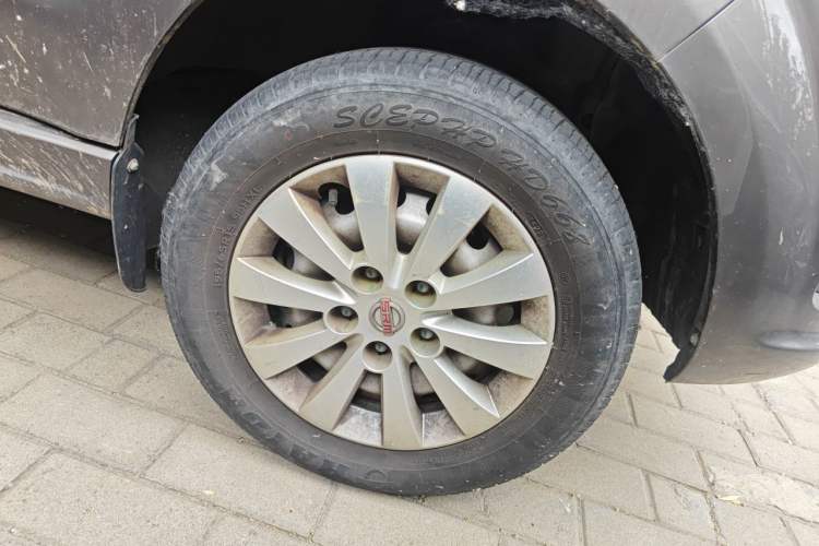 Used Jinbei Gold Hiace 2021 1.5L Passenger Vehicle Engineering Lion 6 Seats Right Front Wheel Hub