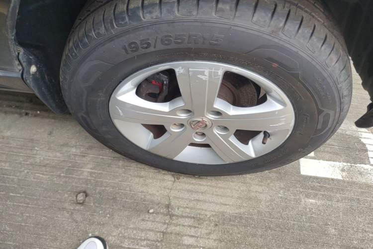 Used Jinbei Gold Hiace 2021 1.5L Passenger Van Travel Lion 7-Seater Right Front Wheel Hub