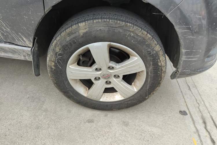 Used Jinbei Gold Hiace 2021 2.0L Passenger Van Travel Lion 6-Seater Right Front Wheel Hub