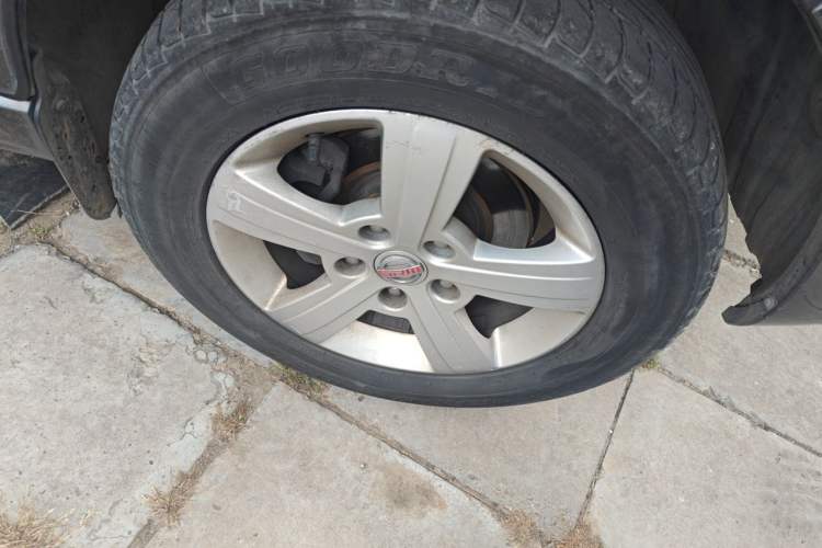 Used Jinbei Gold Hiace 2021 1.5L Passenger Vehicle Travel Lion 5-Seater Right Front Wheel Hub