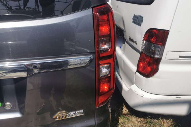 Used Jinbei Gold Hiace 2021 1.5L Passenger Van Travel Lion 6-Seater Right Rear Taillight