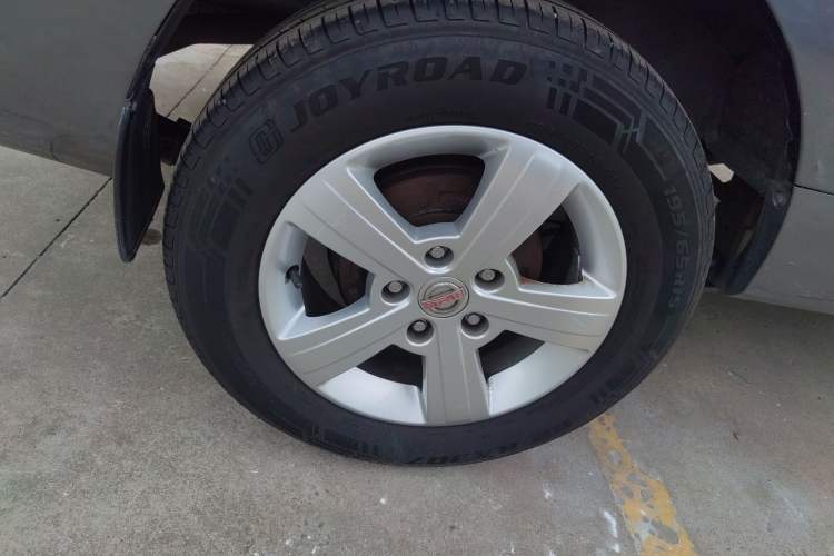 Used Jinbei Gold Hiace 2021 1.5L Passenger Van Travel Lion 6-Seater Right Rear Wheel Hub