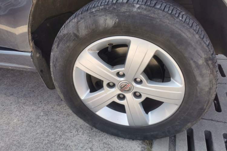 Used Jinbei Gold Hiace 2021 1.5L Passenger Van Travel Lion 6-Seater Right Rear Wheel Hub