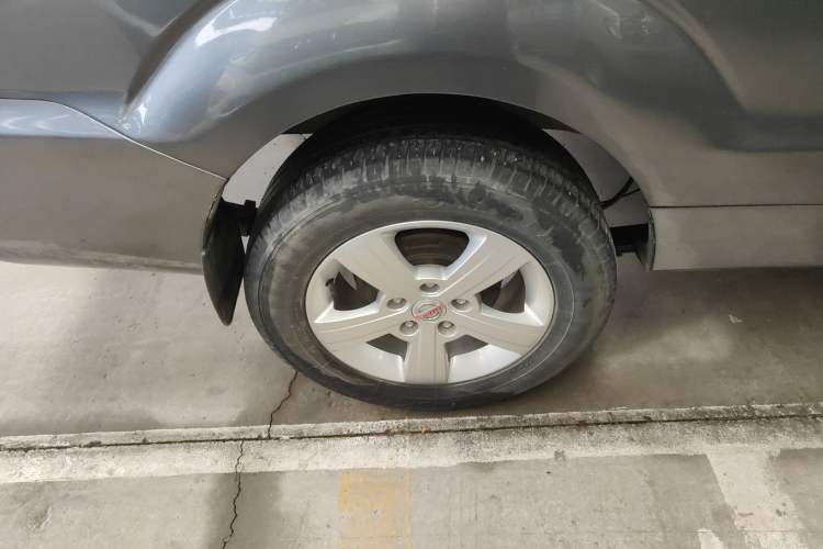 Used Jinbei Gold Hiace 2021 2.0L Passenger Van Travel Lion 7-Seater Right Rear Wheel Hub