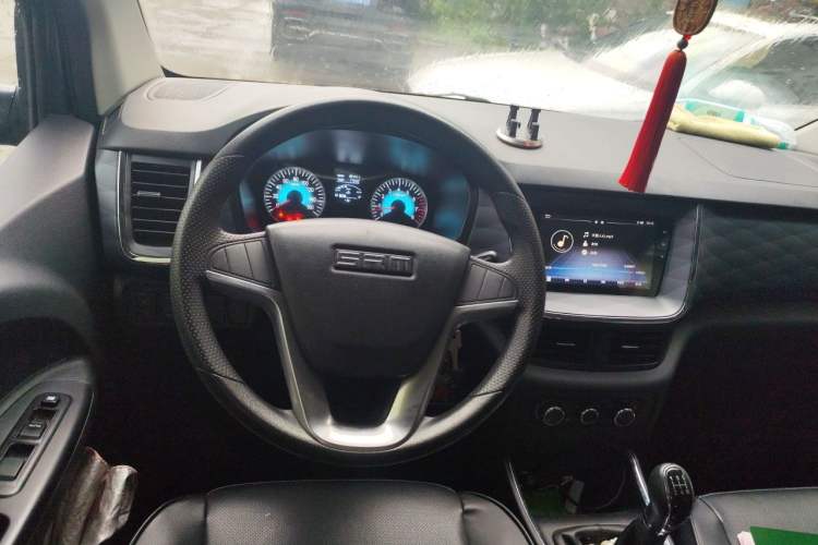 Used Jinbei Gold Hiace 2021 2.0L Passenger Van Travel Lion 7-Seater Steering Wheel