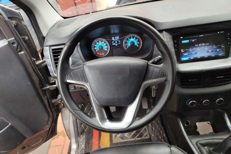 Used Jinbei Gold Hiace 2021 1.5L Passenger Van Travel Lion 7-Seater Steering Wheel