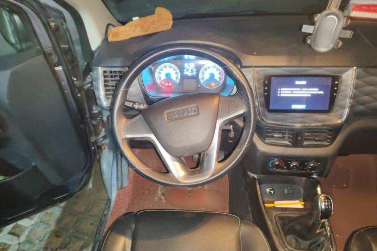 Used Jinbei Gold Hiace 2021 1.5L Passenger Van Travel Lion 7-Seater Steering Wheel