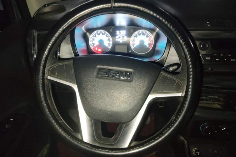 Used Jinbei Gold Hiace 2021 1.5L Passenger Vehicle Engineering Lion 6 Seats Steering Wheel