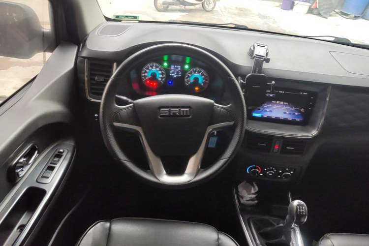 Used Jinbei Gold Hiace 2021 1.5L Passenger Van Travel Lion 6-Seater Steering Wheel