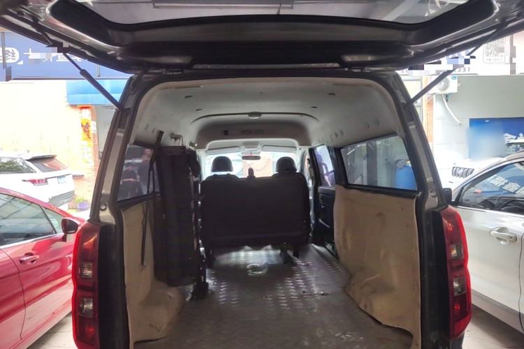 Used Jinbei Gold Hiace 2021 1.5L Passenger Van Travel Lion 6-Seater Trunk
