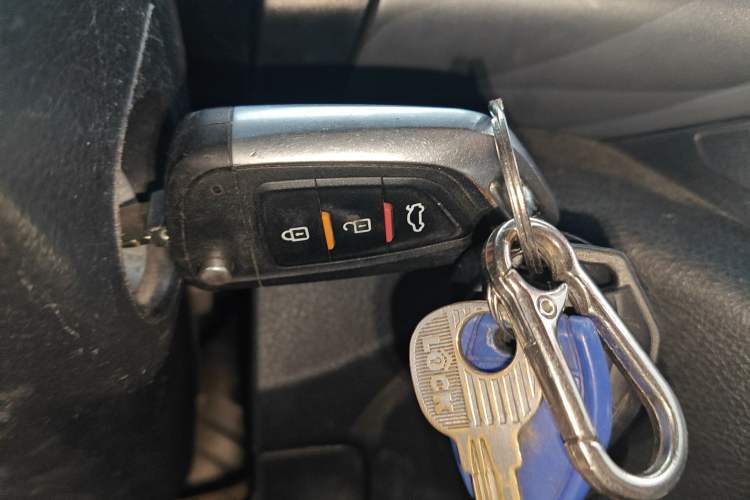Used Jinbei Gold Hiace 2021 1.5L Passenger Van Travel Lion 6-Seater Vehicle Key